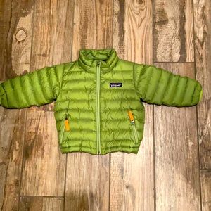 Green Patagonia puffer coat. 12-18M. Great condition